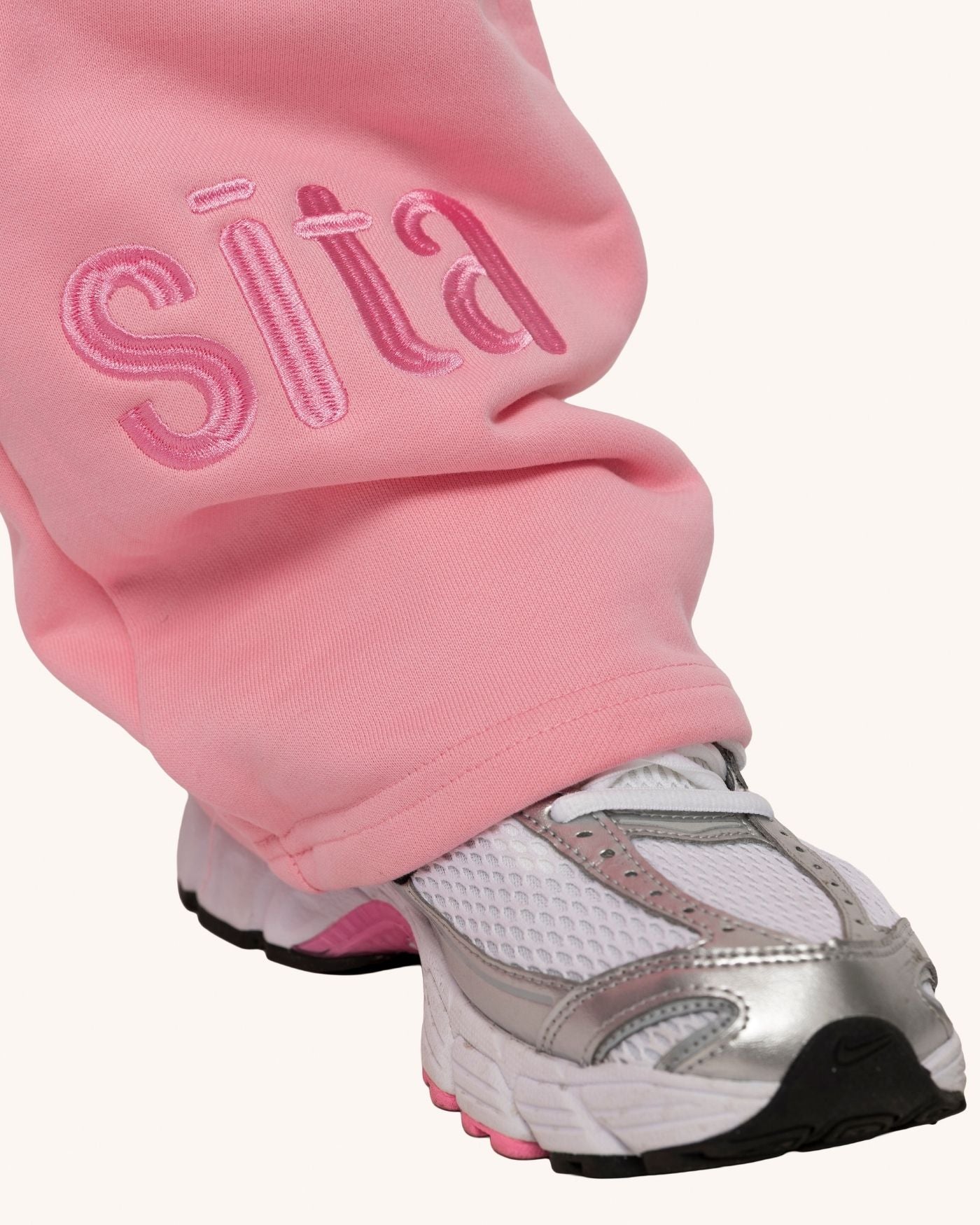 444 Rhinestones Drip Trainingspak | Roze